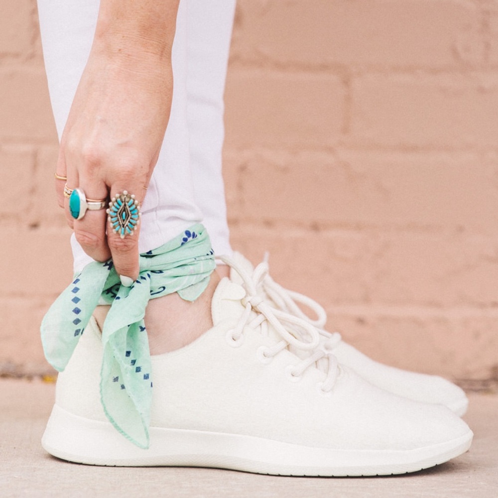Allbirds white wool running tennis shoe sneakers